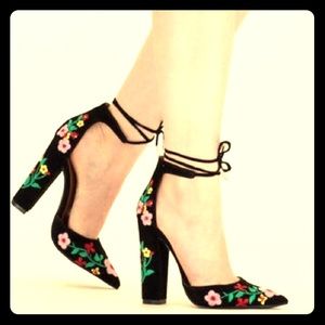 Flower party embroidered black chunky heels